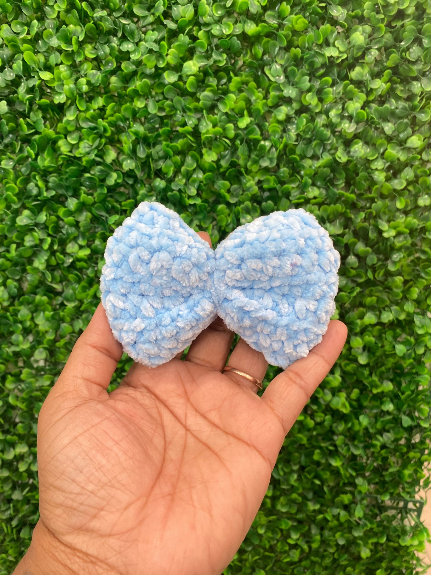 Handmade Velvet Cloud Bow – Soft & Dreamy Hair Accessory in Baby Blue