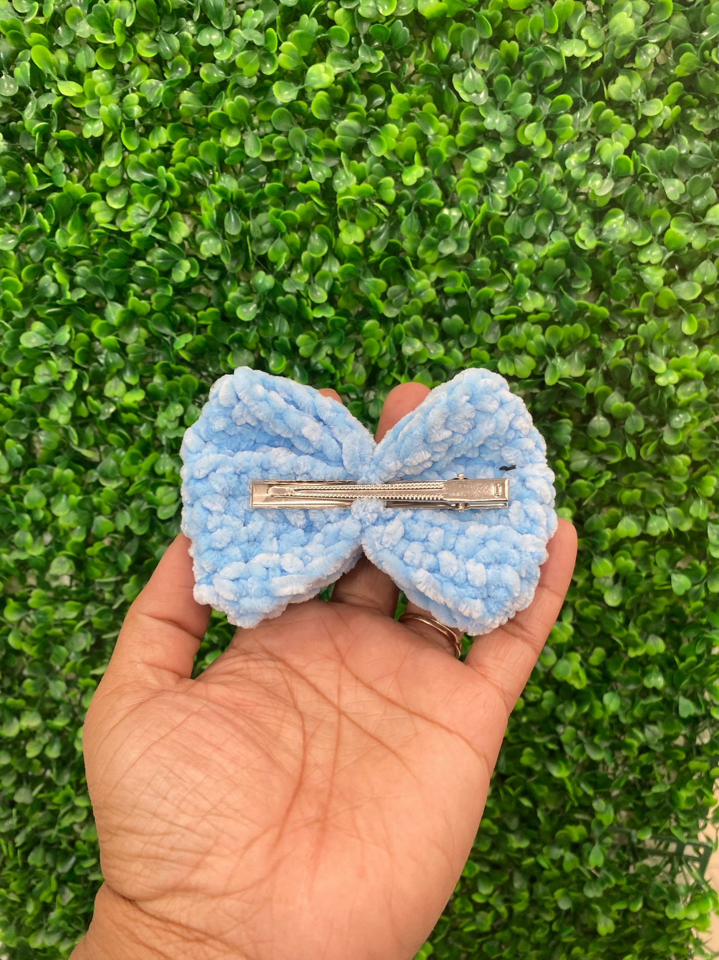 Handmade Velvet Cloud Bow – Soft & Dreamy Hair Accessory in Baby Blue